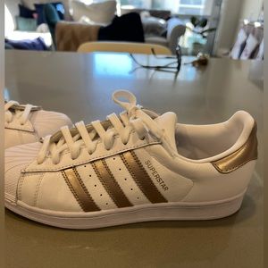 Women’s Adidas Superstar